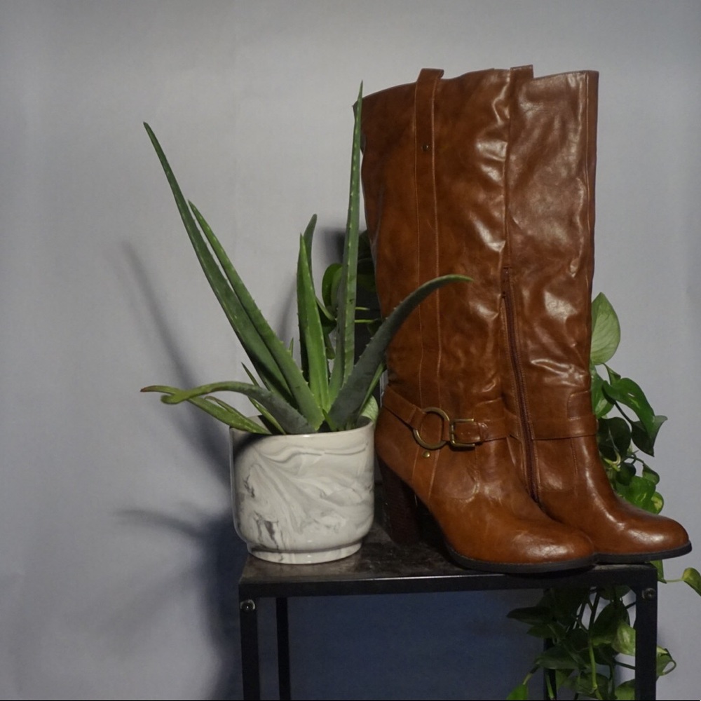 ATP 9 brown heeled boots women’s size 9